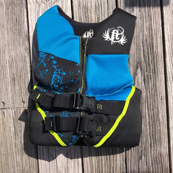 Youth Zippered Life Jacket - Picture 1 of 8
